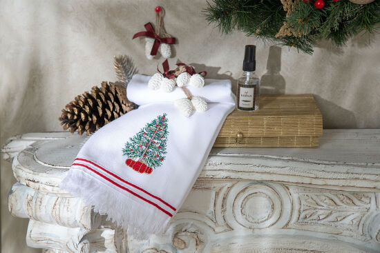 6'LI KOZALAK KOKU TAŞI/ÇAM AĞAÇ NAKIŞLI HAVLU 50x75 cm KUTULU SET BEYAZ - 4