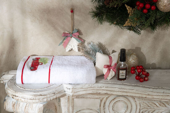 KOKU KESESİ/ARABA NAKIŞLI HAVLU 45x70 cm KUTULU SET BEYAZ - 6