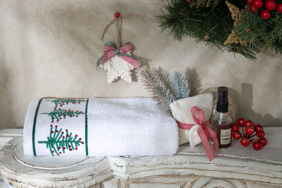 KOKU KESESİ/ÇAM AĞACI NAKIŞLI HAVLU 45x70 cm KUTULU SET BEYAZ - 5