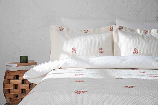 LAGOS PİKE-YATAK ÖRTÜSÜ 240x250 3 PRC KREM-KIRMIZI - 1