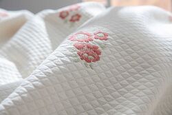 LAGOS PİKE-YATAK ÖRTÜSÜ 240x250 3 PRC KREM-KIRMIZI - 4