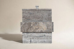 TRAVİS TRAVERTEN ÇÖP KOVASI-KAPAKLI-GRİ-20X20X22.86 CM-BSN-301 - KERVAN